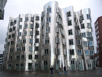medium_Gehry_Building_Dusseldorf.jpg